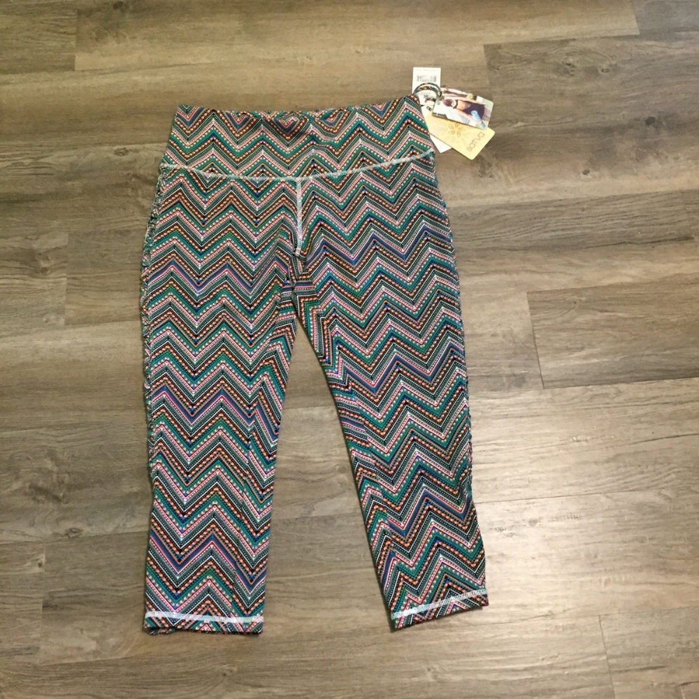 Satva Capri Yoga Workout Pants NWT Sz. L  leggings